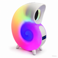 N63 Conch Music Lamp con LED RGB, vista a tre quarti